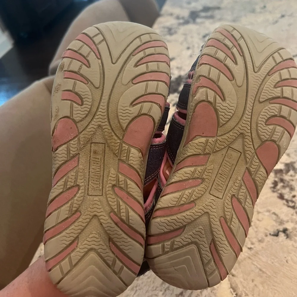 Khombu these stylish